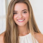 Photo of Lauren Hartman